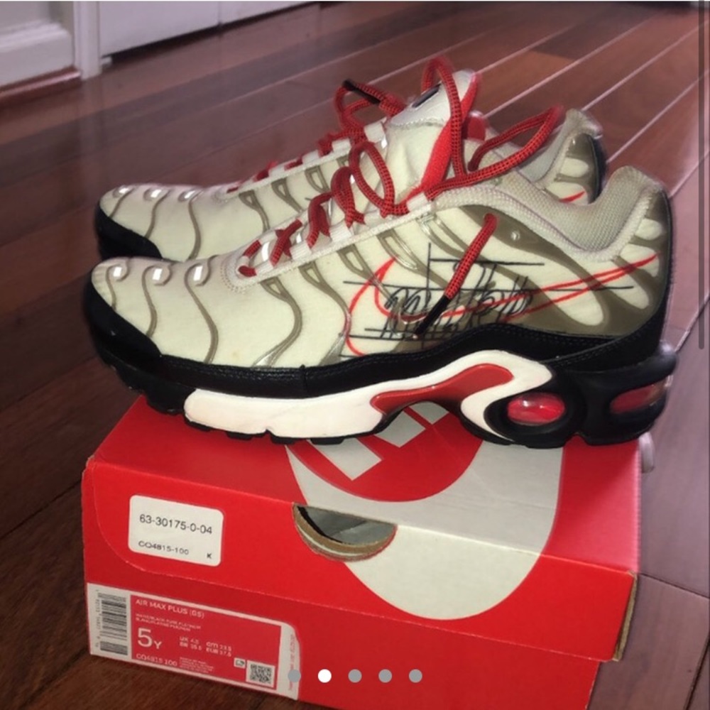 white black pure platinum air max plus